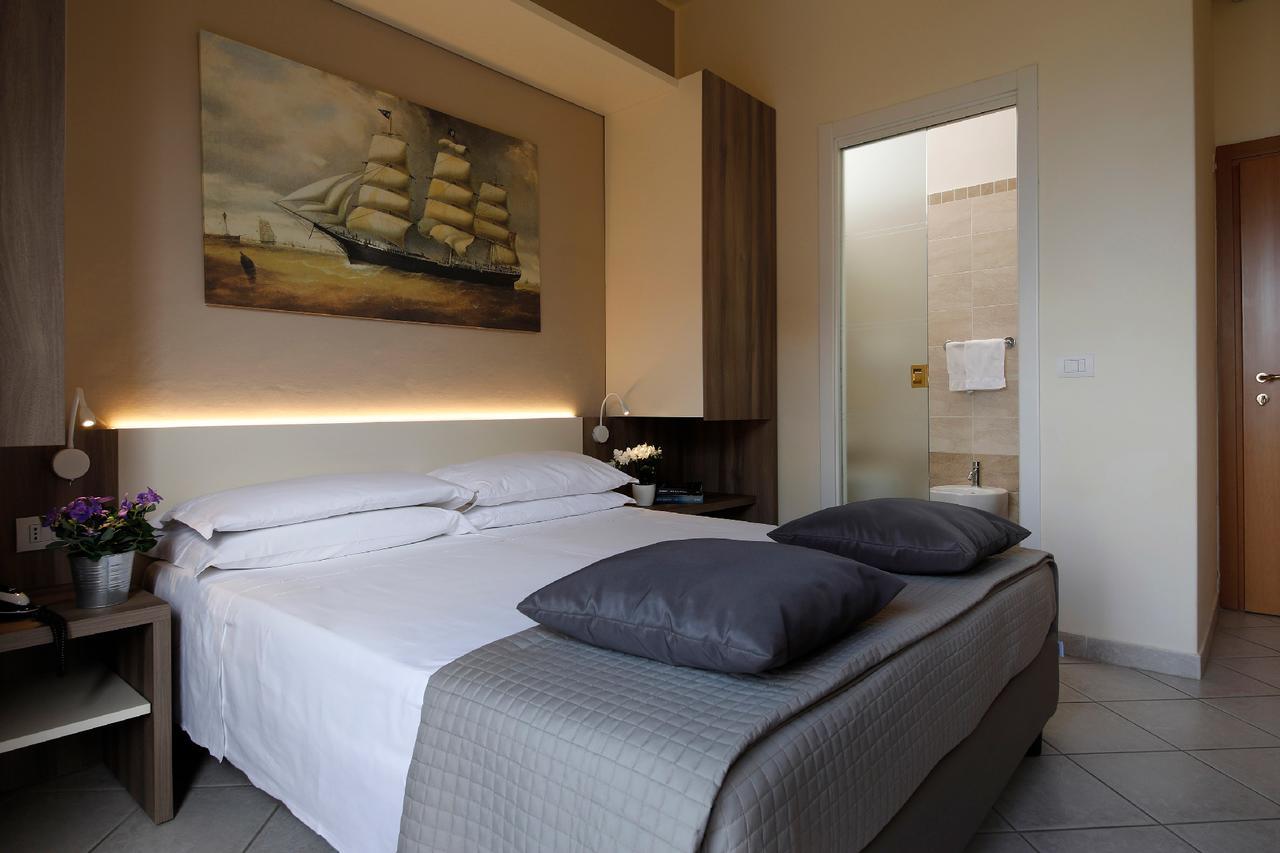 Double or Twin Room Sea View,666550962:JPEG