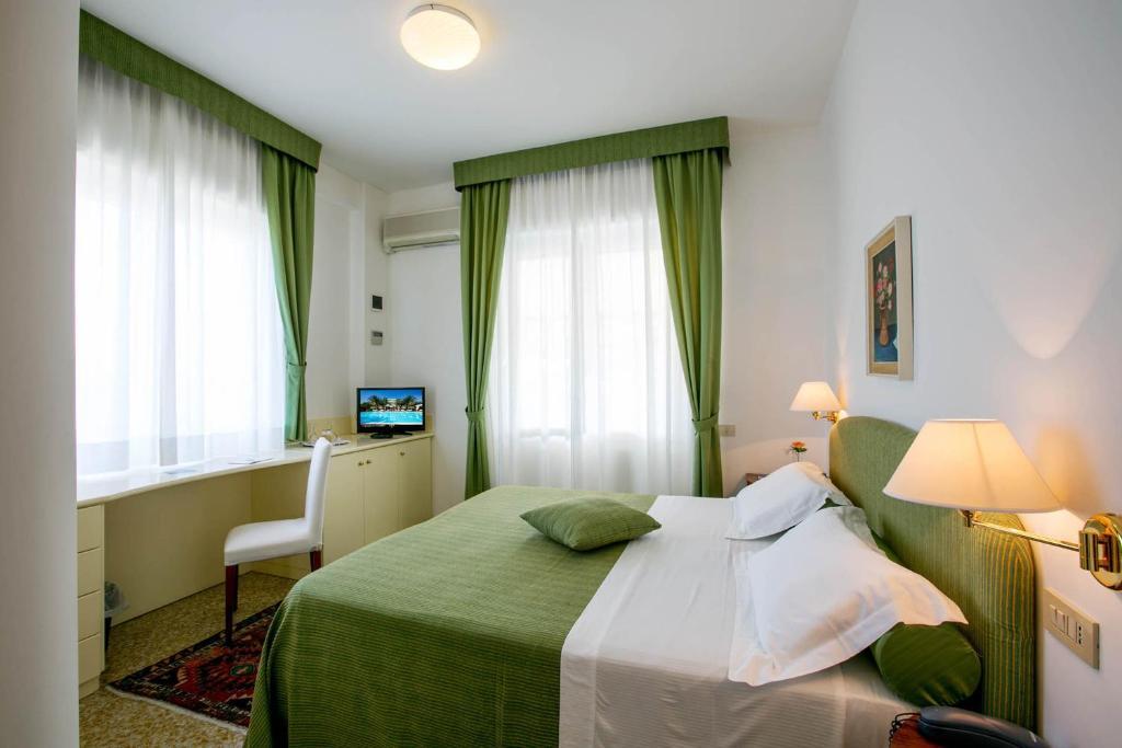 Classic Double or Twin Room,144709676:JPEG