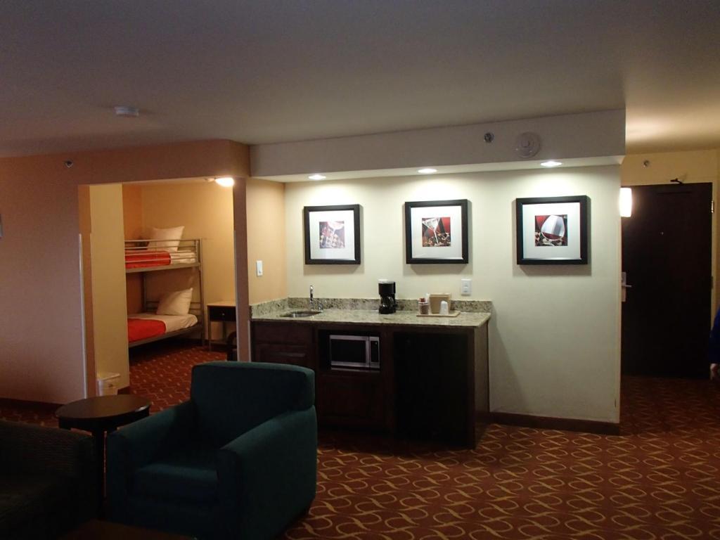 Family Suite - Non-Smoking