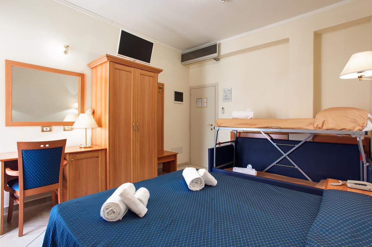 Quadruple Room,668804235:JPEG