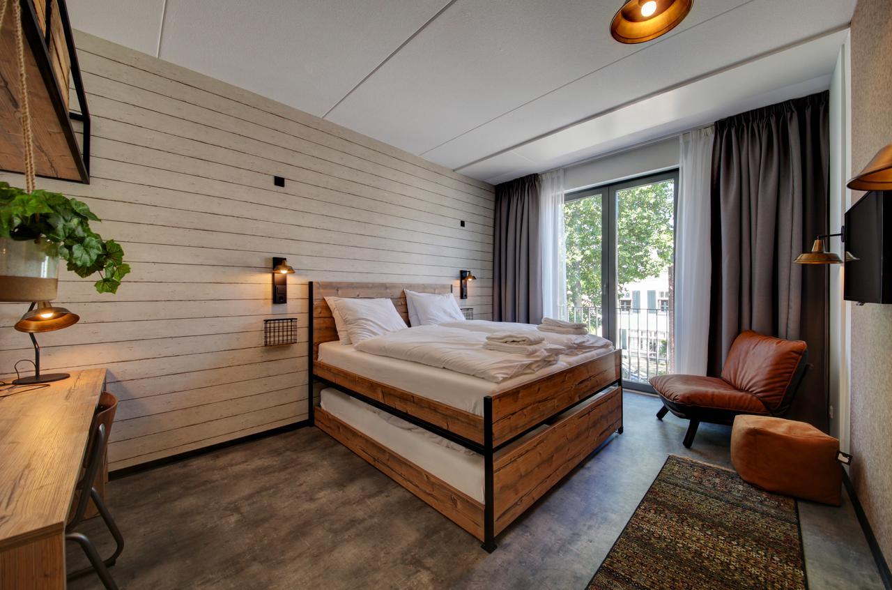 Deluxe Double Room plus 2 Extra Beds