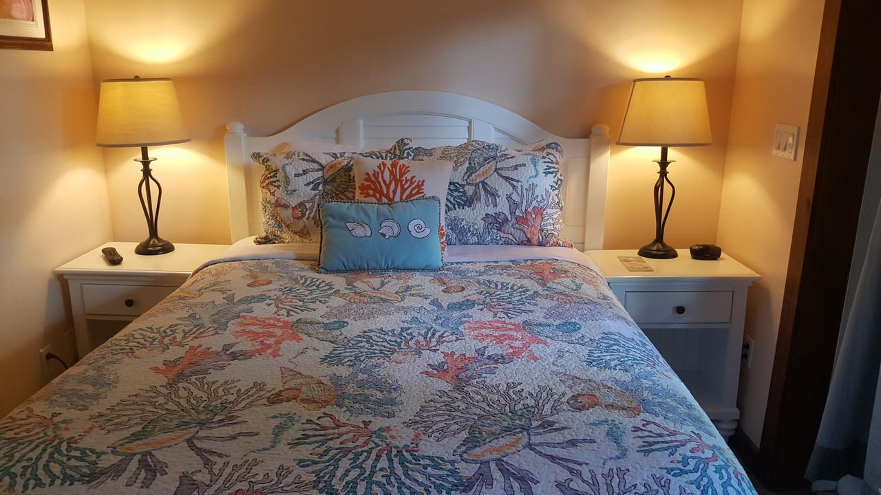Queen Room Twin Bed Unit C8