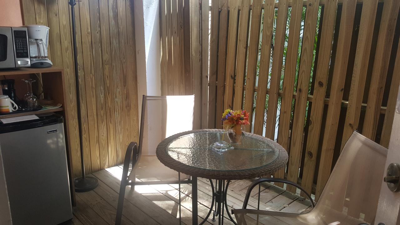 Queen Room Unit C9