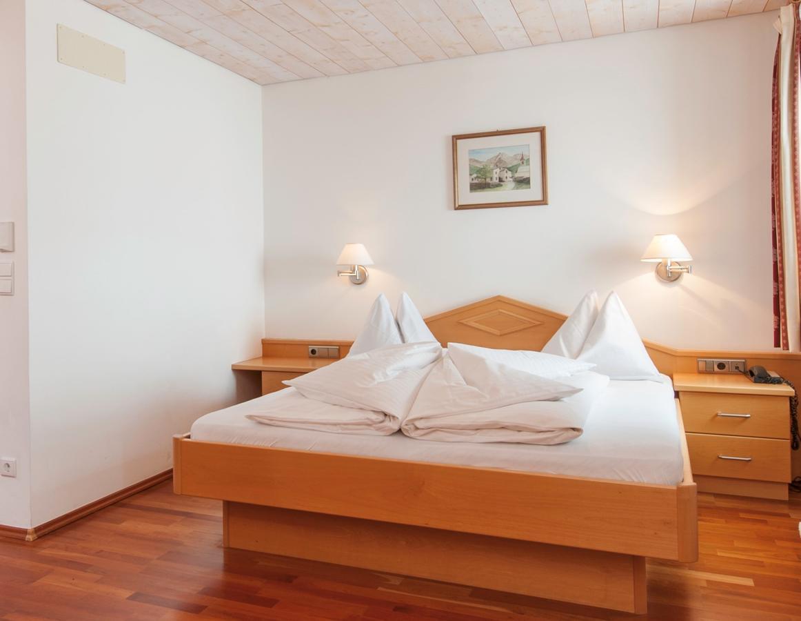Standard Double Room,173160276:JPEG