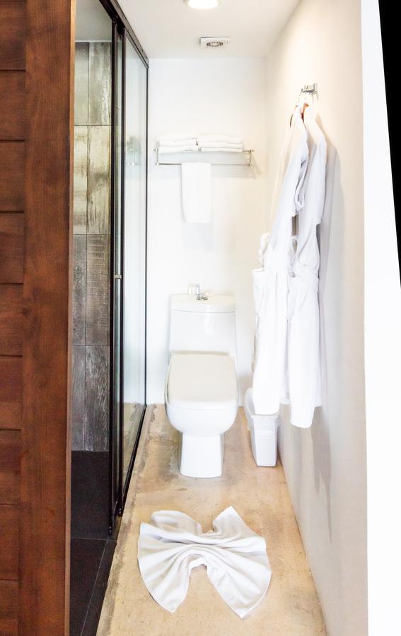 Master Suite,670136193:JPEG