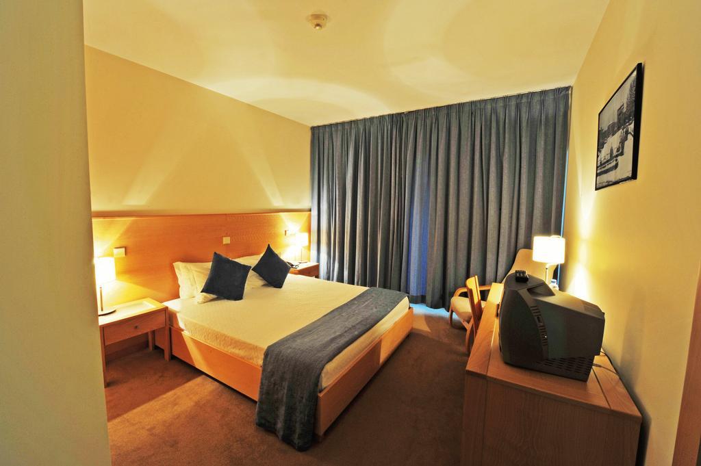 Double or Twin Room,67271378:JPEG