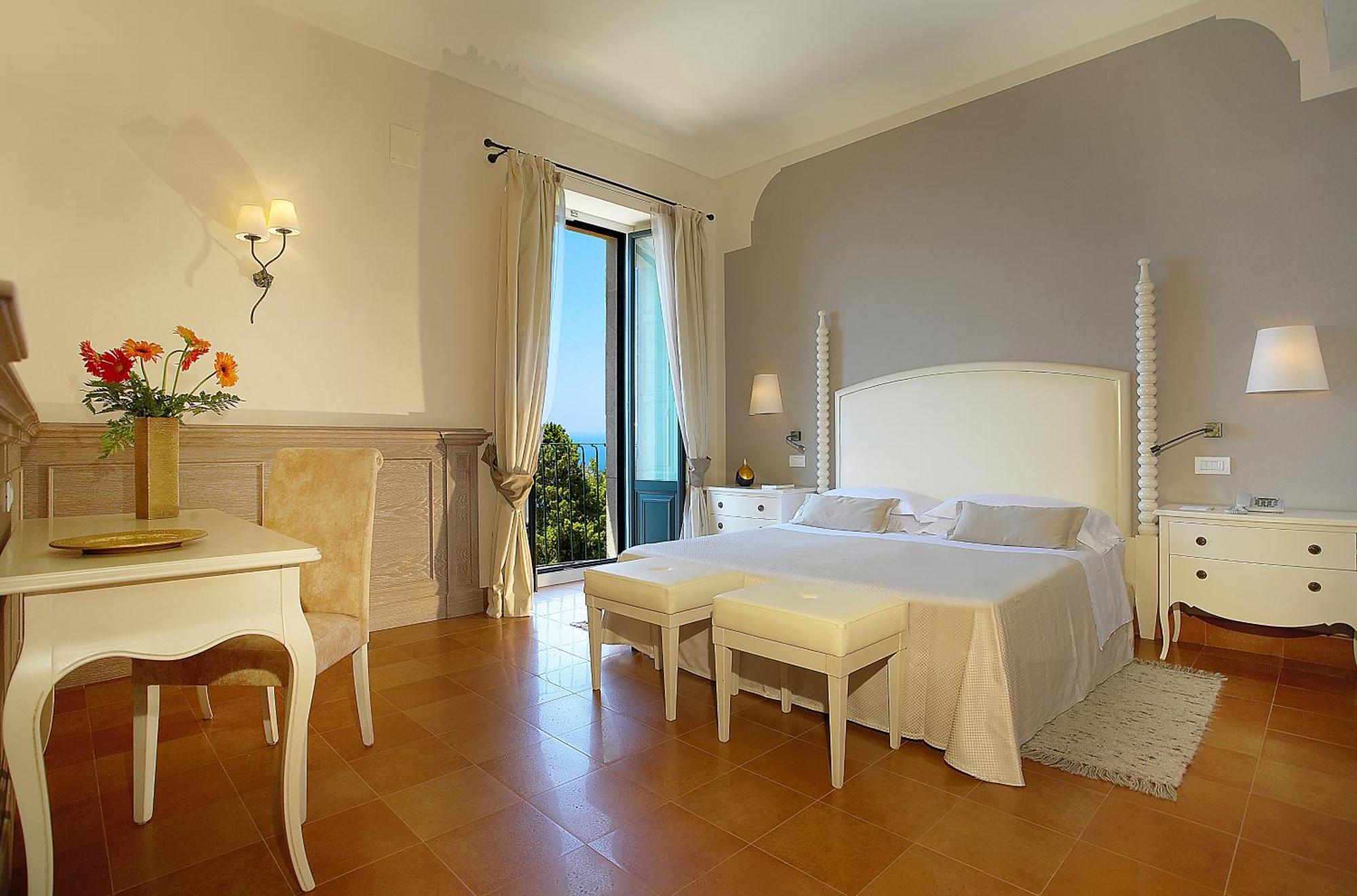 Double or Twin Room Sea View
