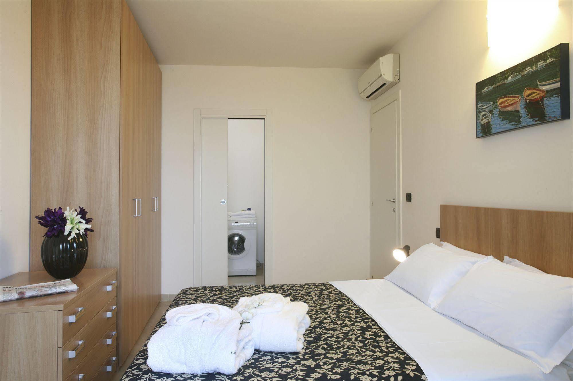 One-Bedroom Apartment Sea View