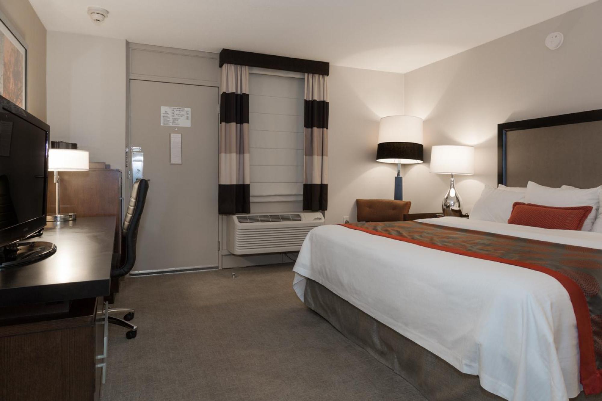 Double Room Two Double Beds Pool View Non-Smoking,673909860:JPEG