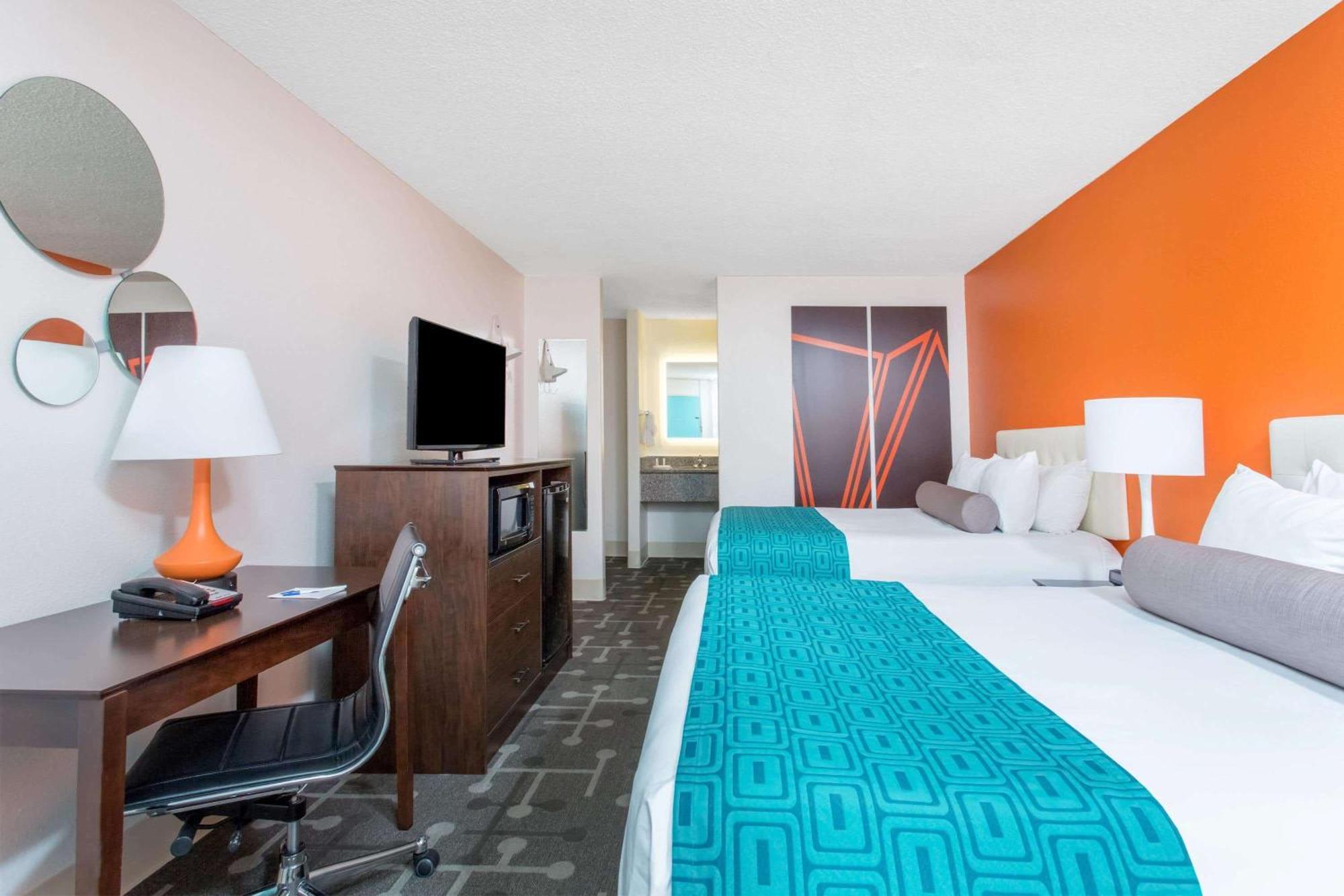 Deluxe Double Room Two Double Beds Non-Smoking