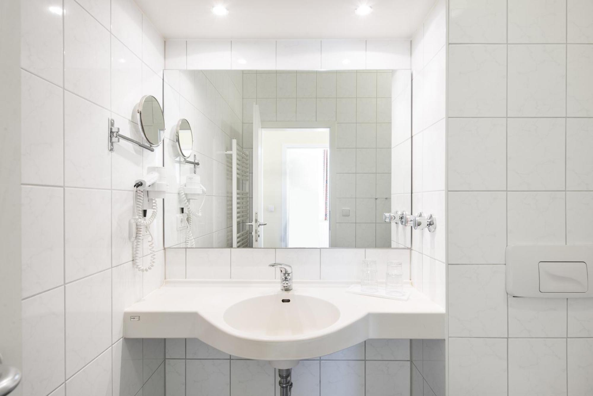 Apartment Inland Facing