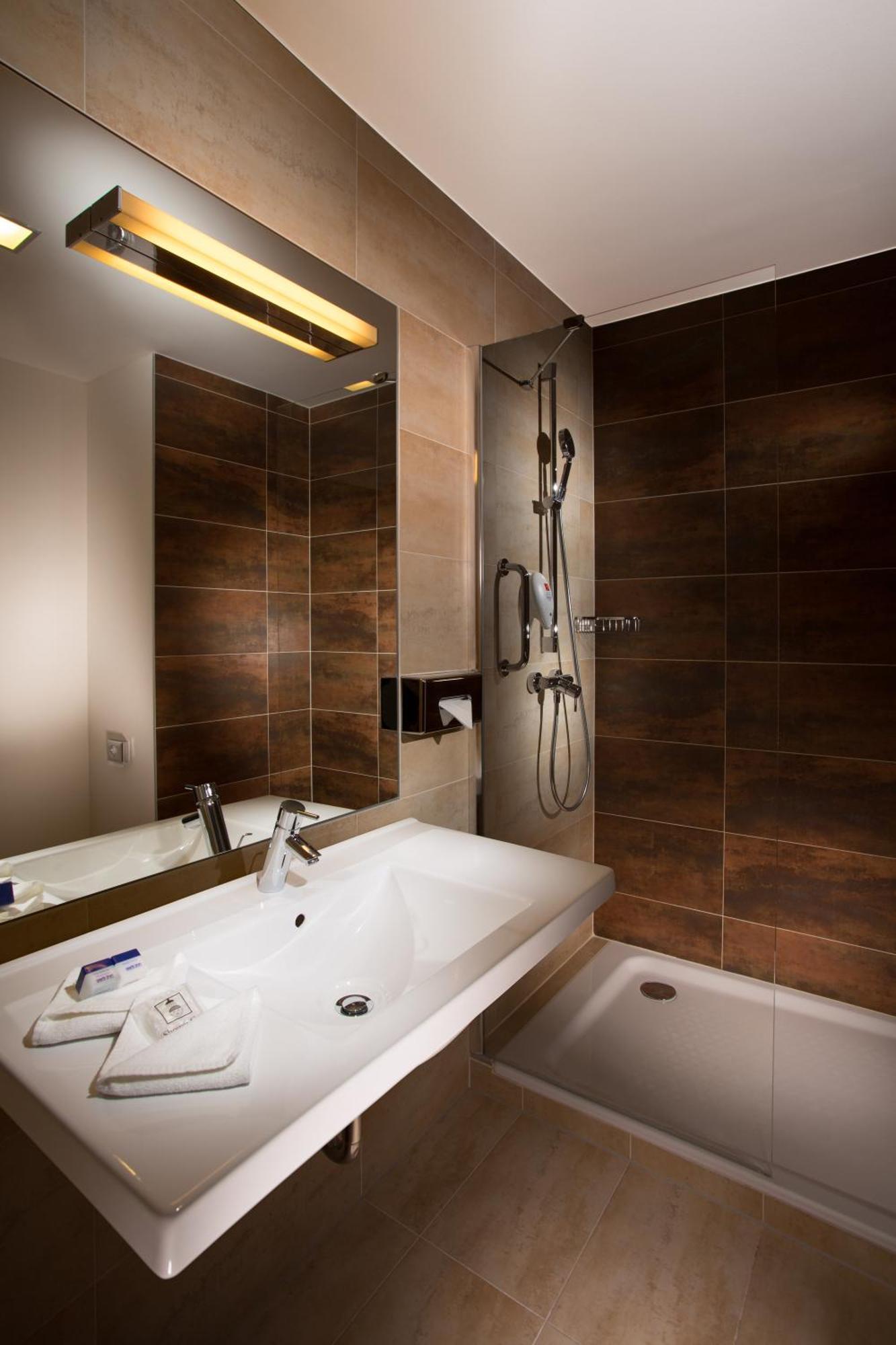 Standard Double or Twin Room,1433736103:JPEG