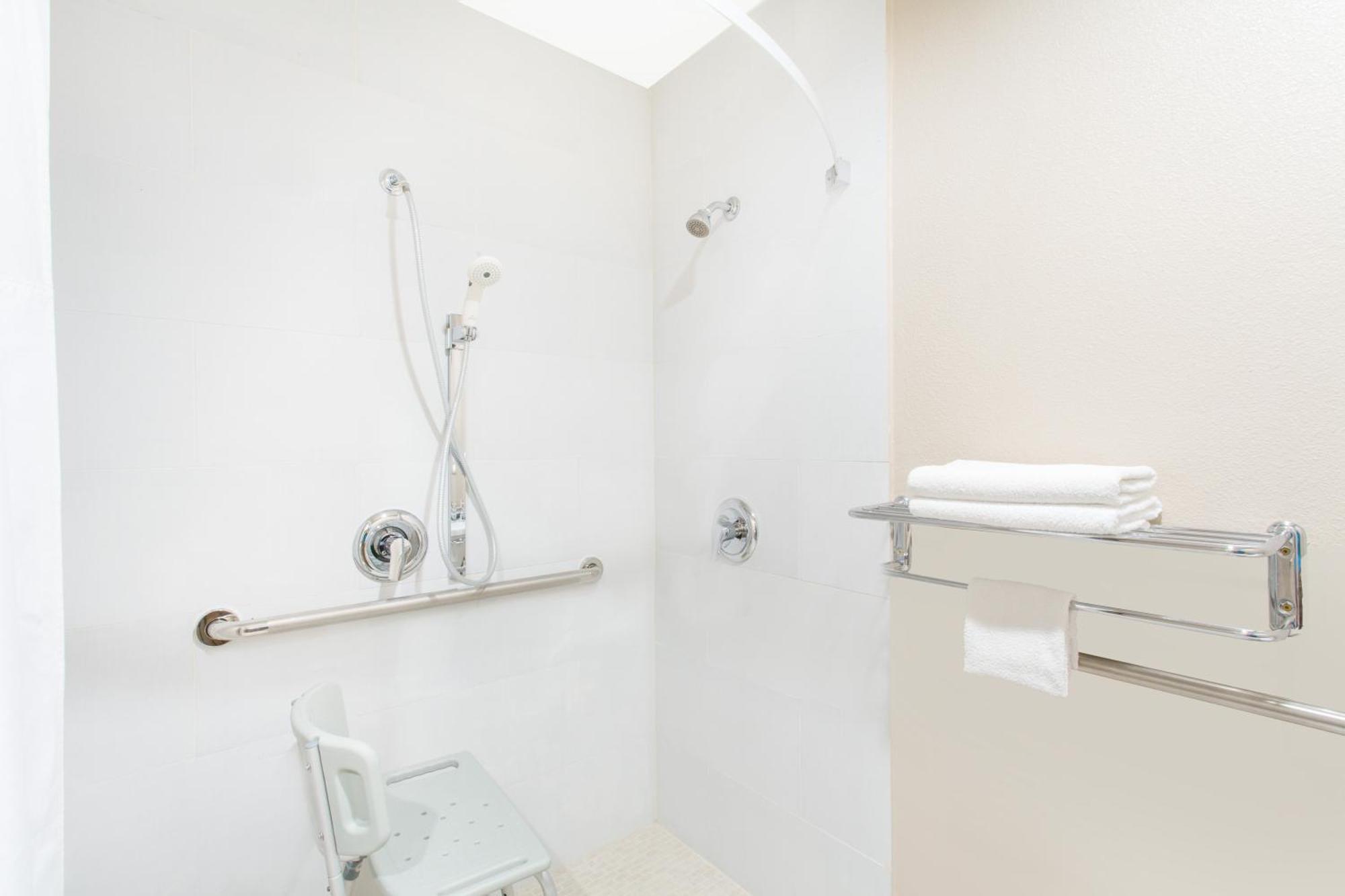 King Room - Mobility Access/Non-Smoking
