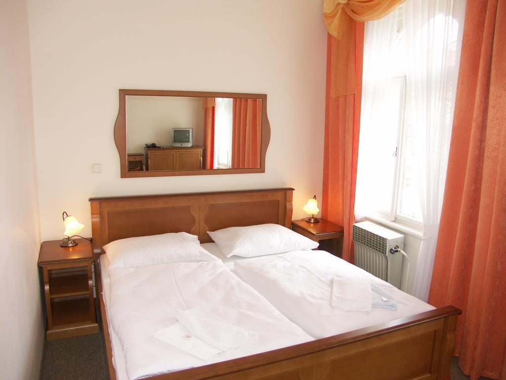 Standard Double or Twin Room,835406954:JPEG