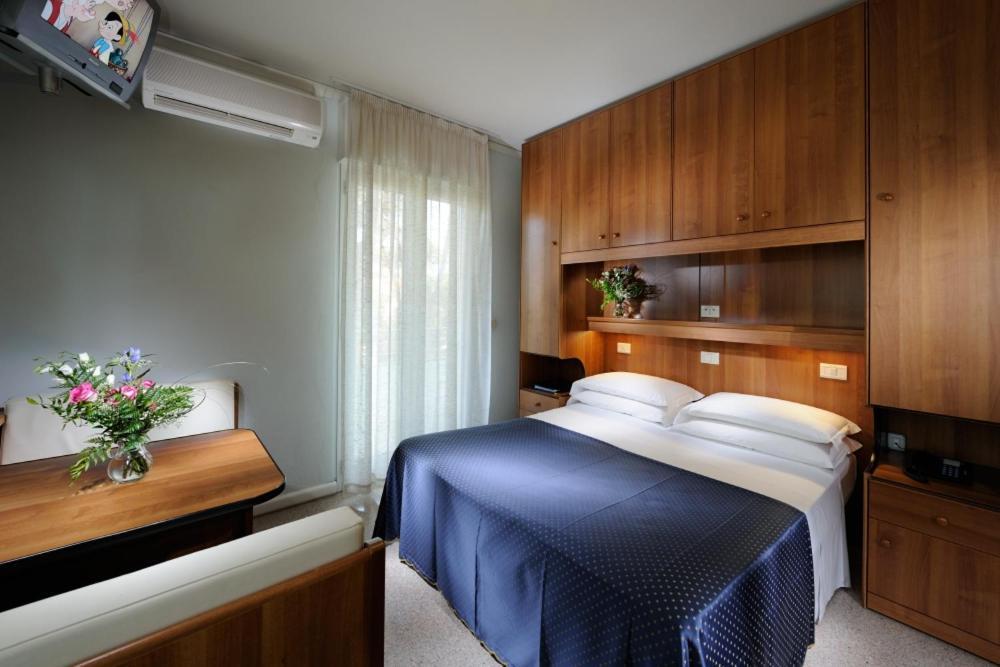 Triple Room,678055650:JPEG