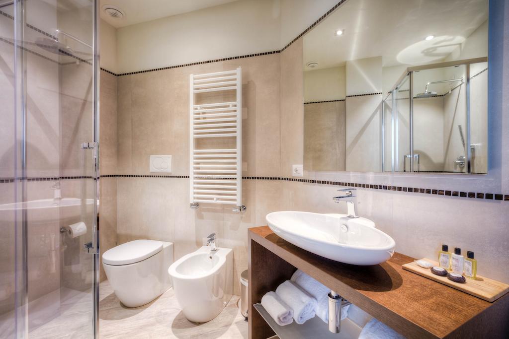Junior Suite Kitchen & Pool Access,67988078:JPEG