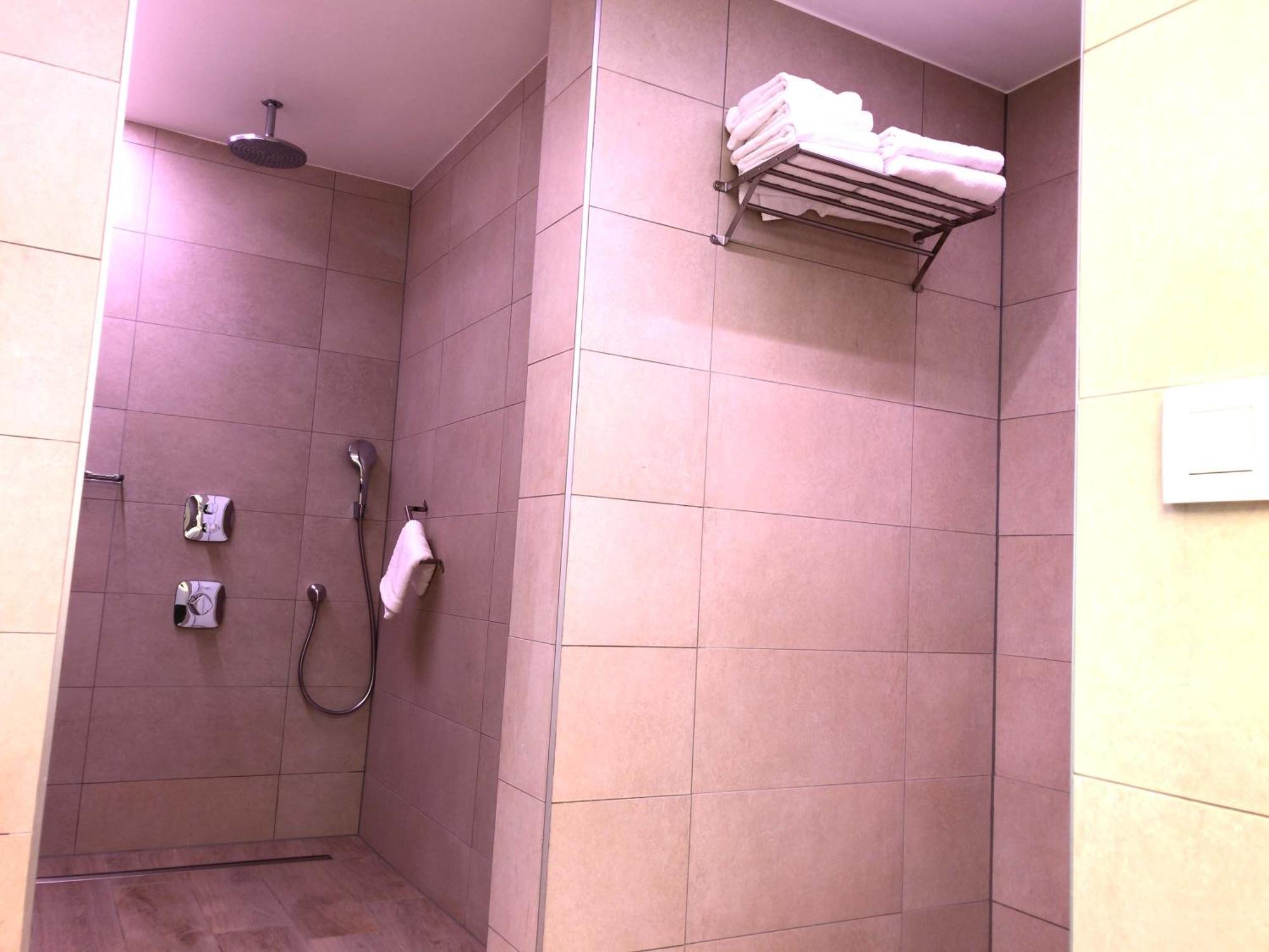Royal Suite,679044096:JPEG