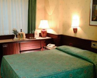 Two Connecting Double Rooms,63960172:JPEG