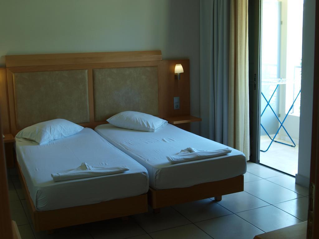 One-Bedroom Apartment,68003678:JPEG