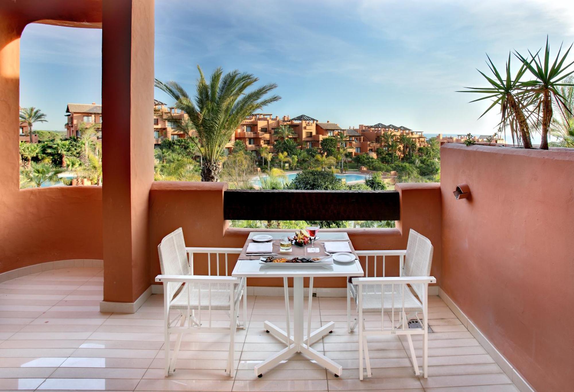Deluxe Double or Twin Room Garden View