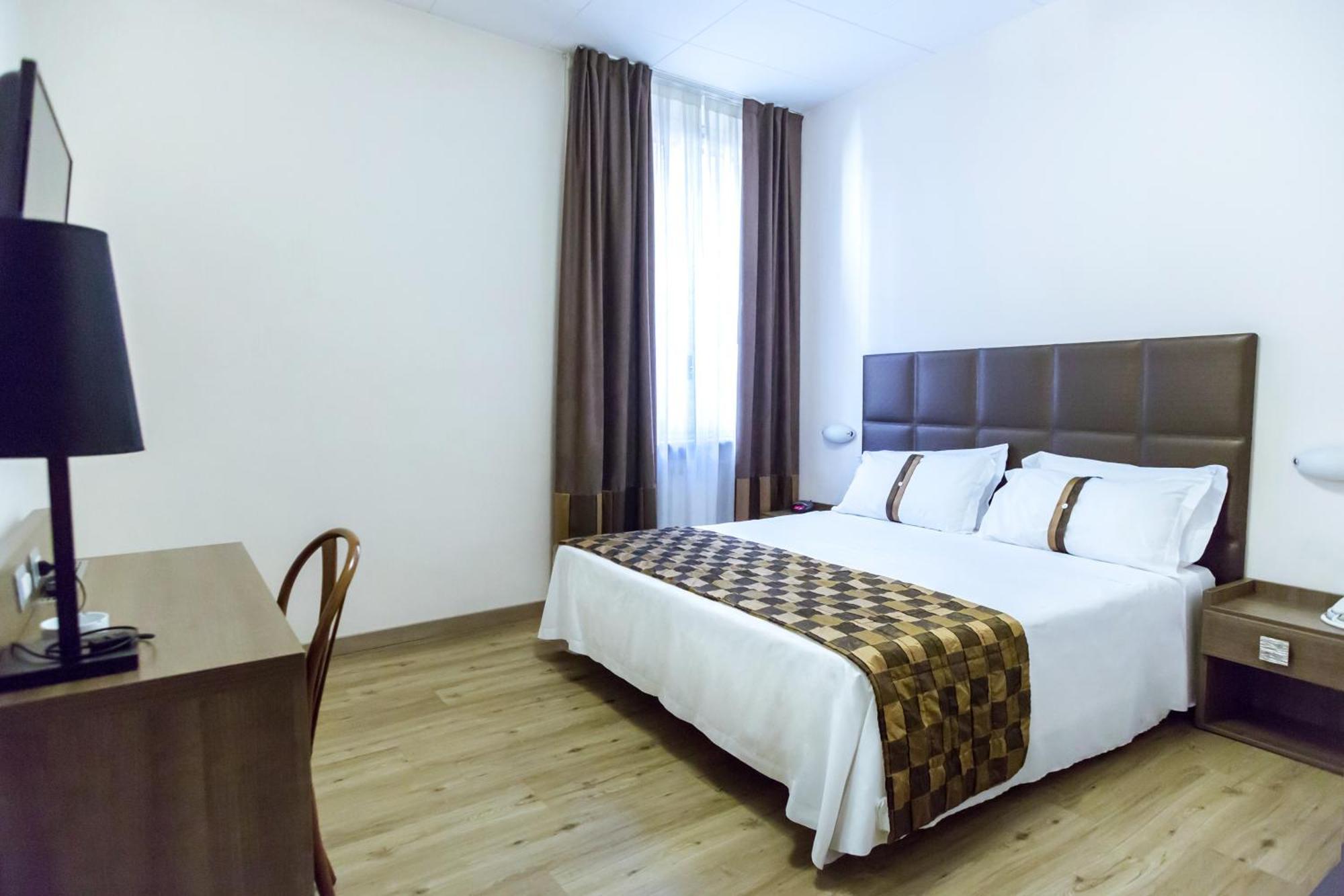 Classic King Room,681689136:JPEG