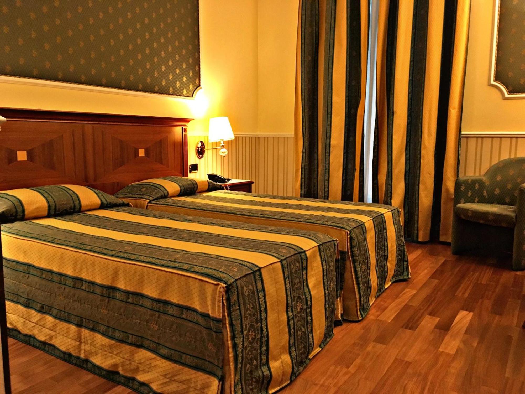 Standard Double or Twin Room,963144934:JPEG