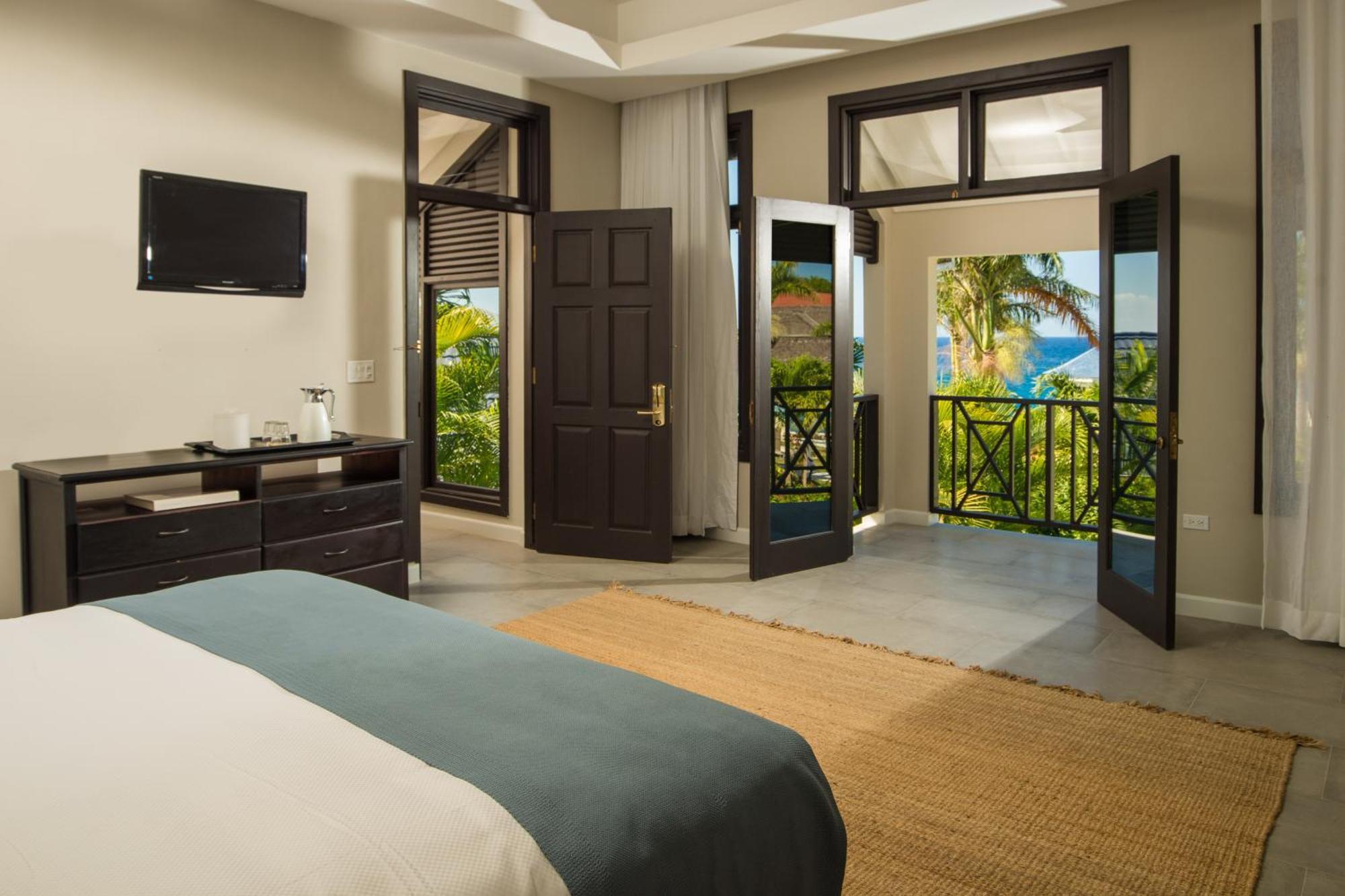 One-Bedroom Villa,682389609:JPEG