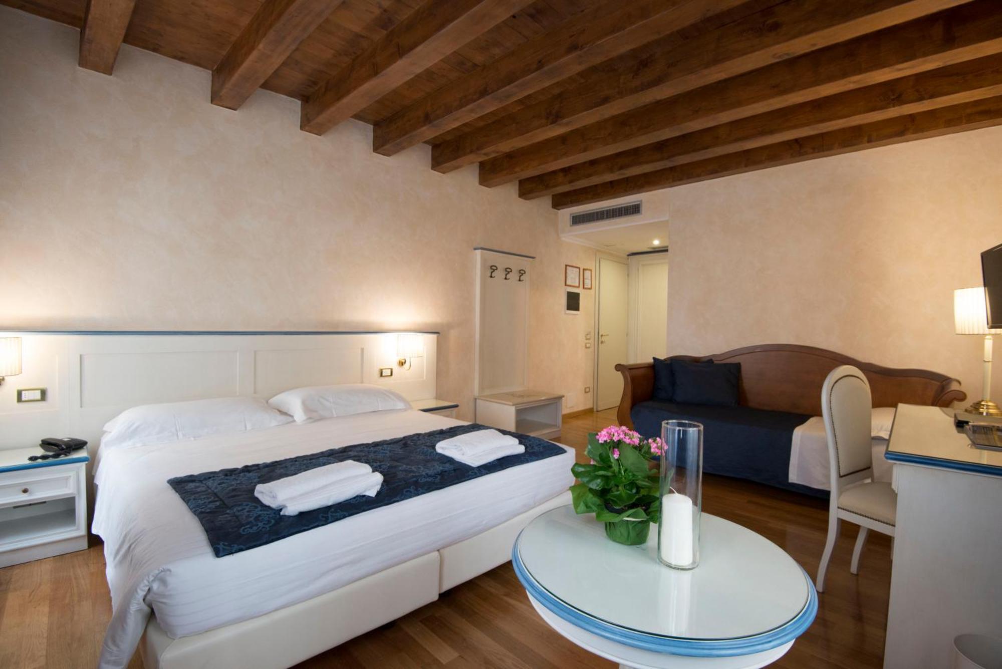 Triple Room,616343955:JPEG