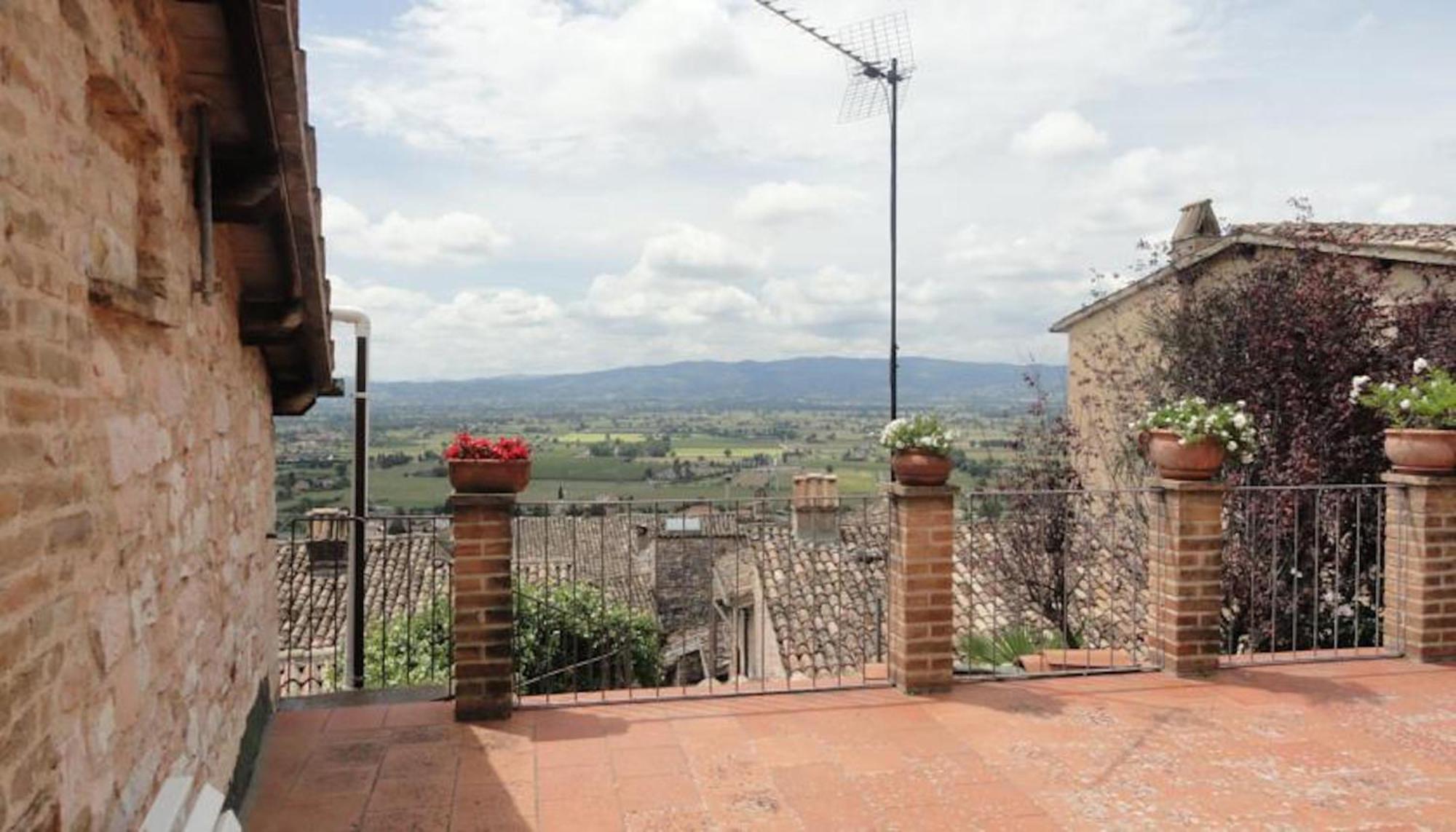 Apartment Terrace,682945395:JPEG