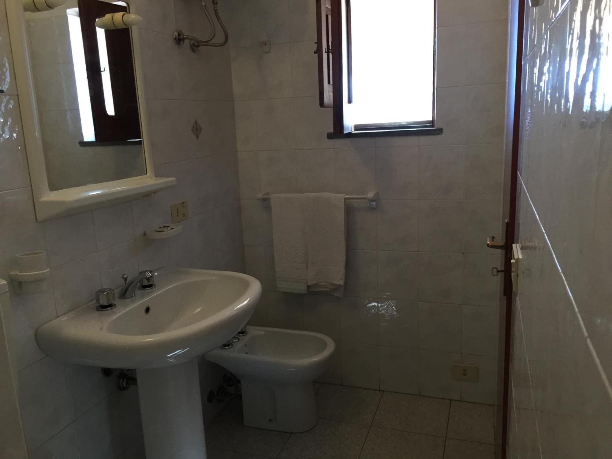 Double or Twin Room Bathroom