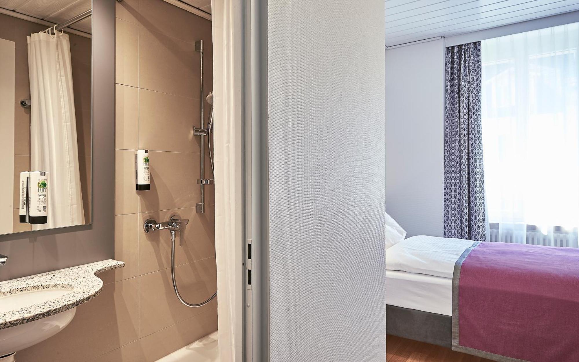 Standard Single Room,683195928:JPEG
