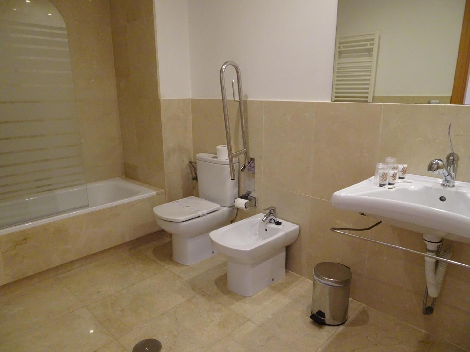 Double Room with Extra Bed,1178903788:JPEG