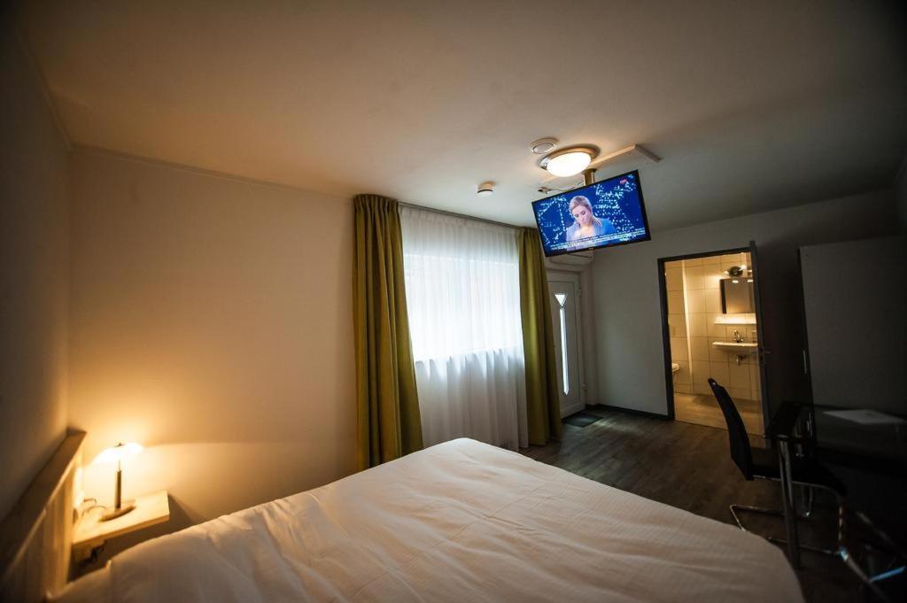 Triple Room Private Bathroom
