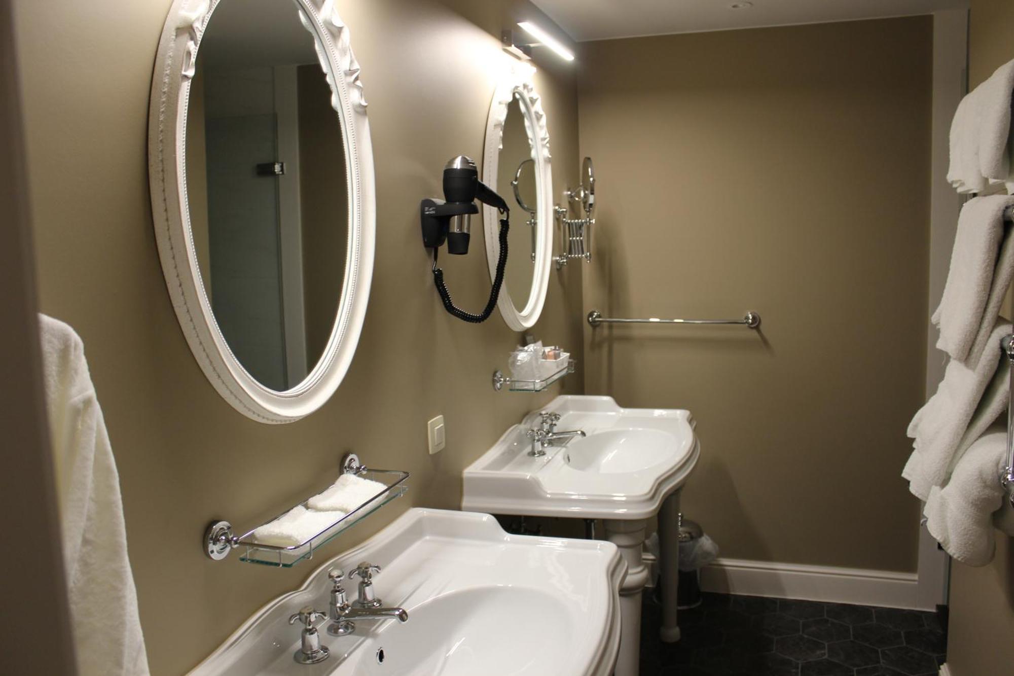 Triple Classic Room