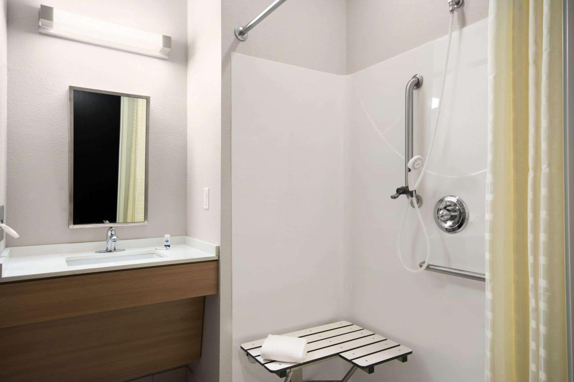Queen Studio Suite Two Queen Beds Roll Shower Mobility Accessible or Non-Smoking,683756895:JPEG