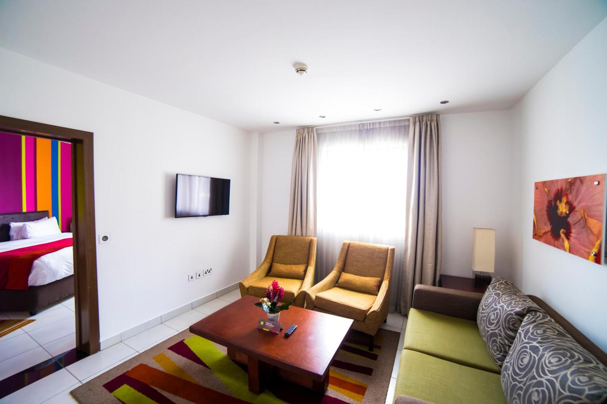 Junior Suite Sofa,1772968883:JPEG