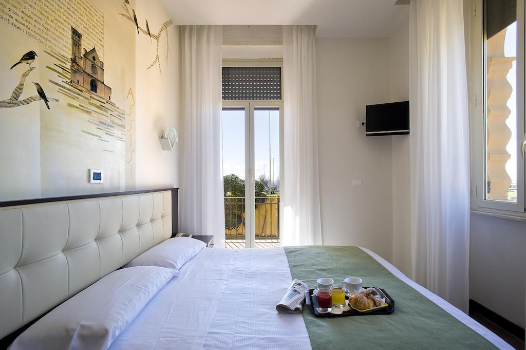 Double or Twin Room Sea View
