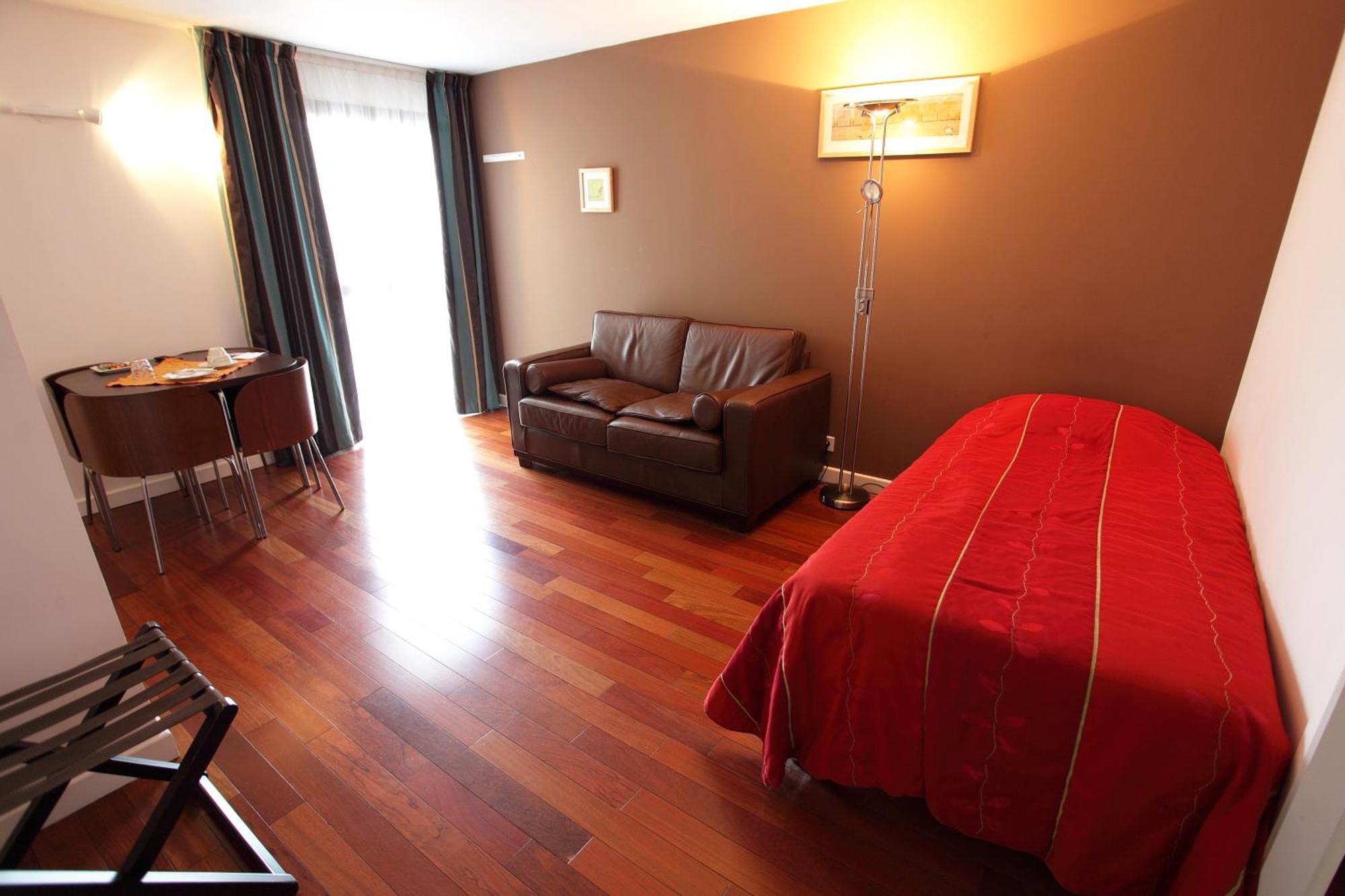 Standard Apartment,684380967:JPEG