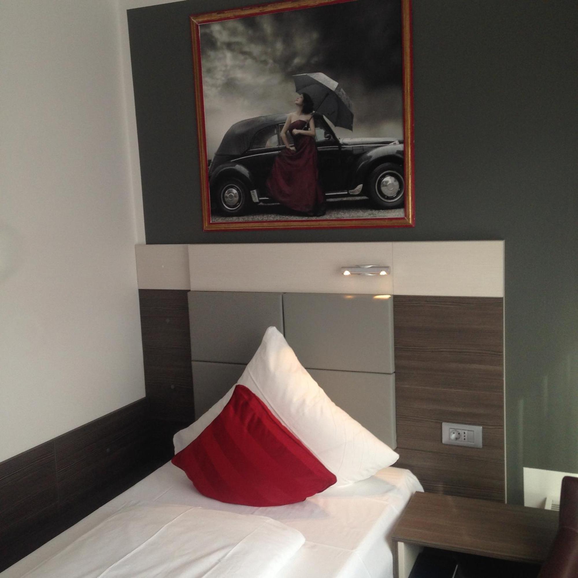Single Room,1646896996:JPEG