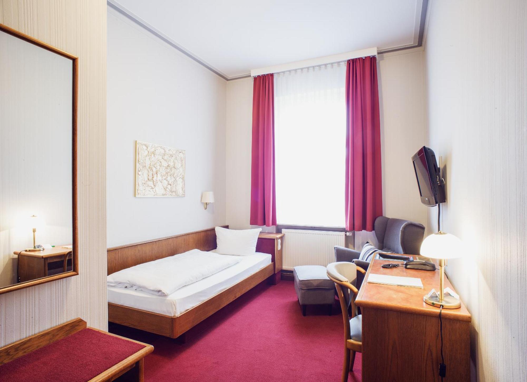 Single Room,1114127625:JPEG