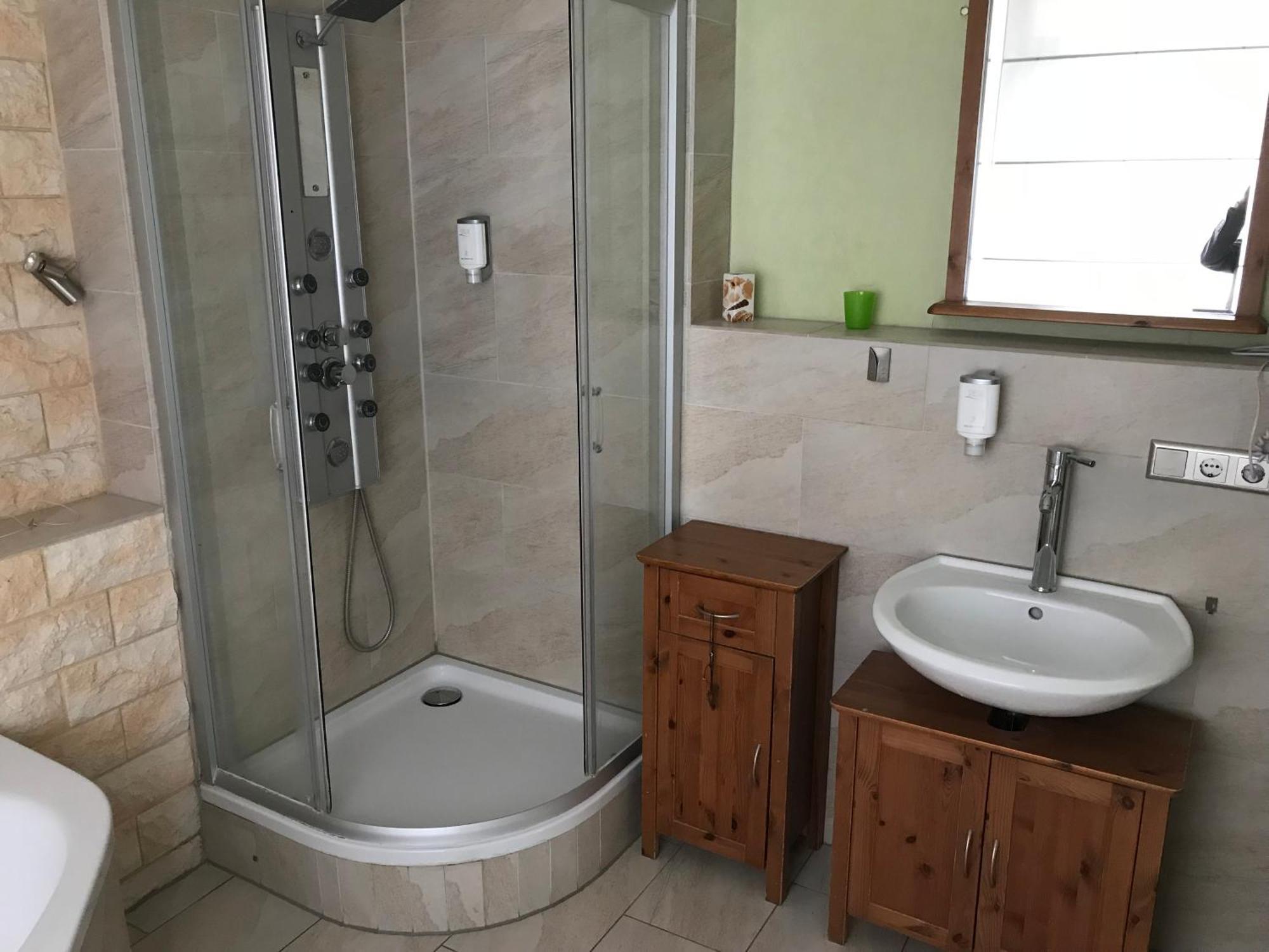 Doppelzimmer mit eigenem externen Bad