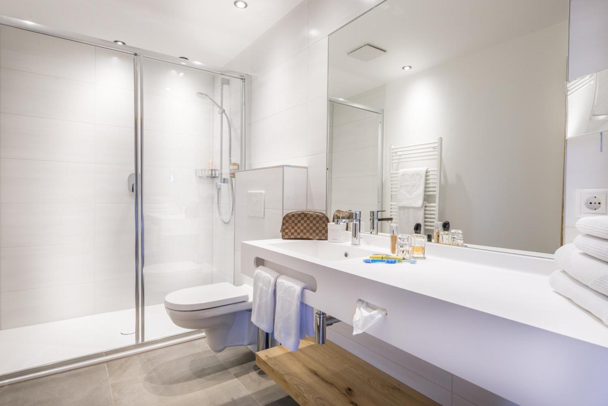Double Room,1595425500:JPEG