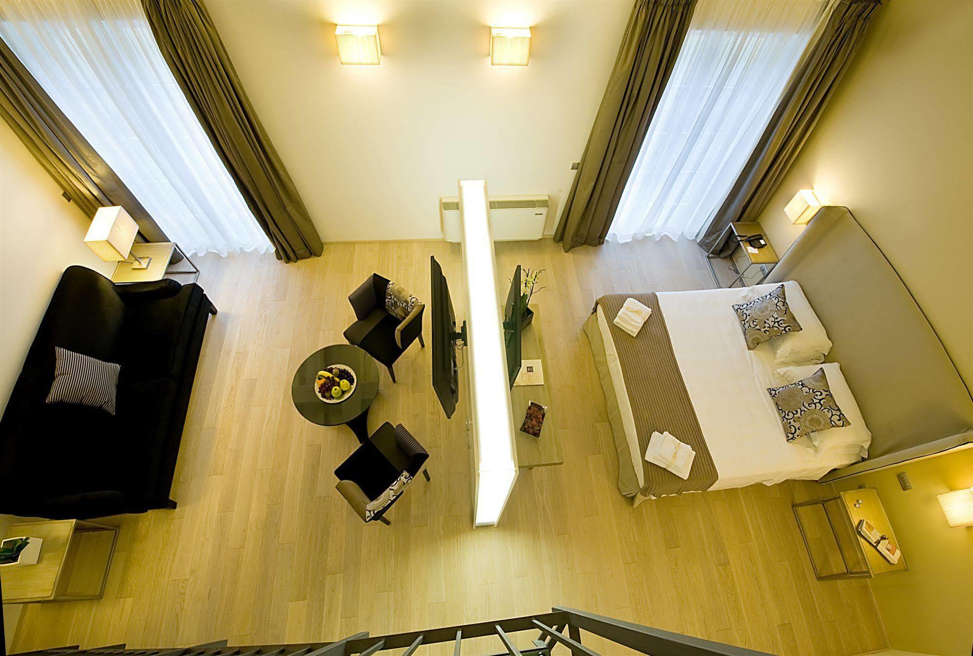 Junior Suite,685662609:JPEG