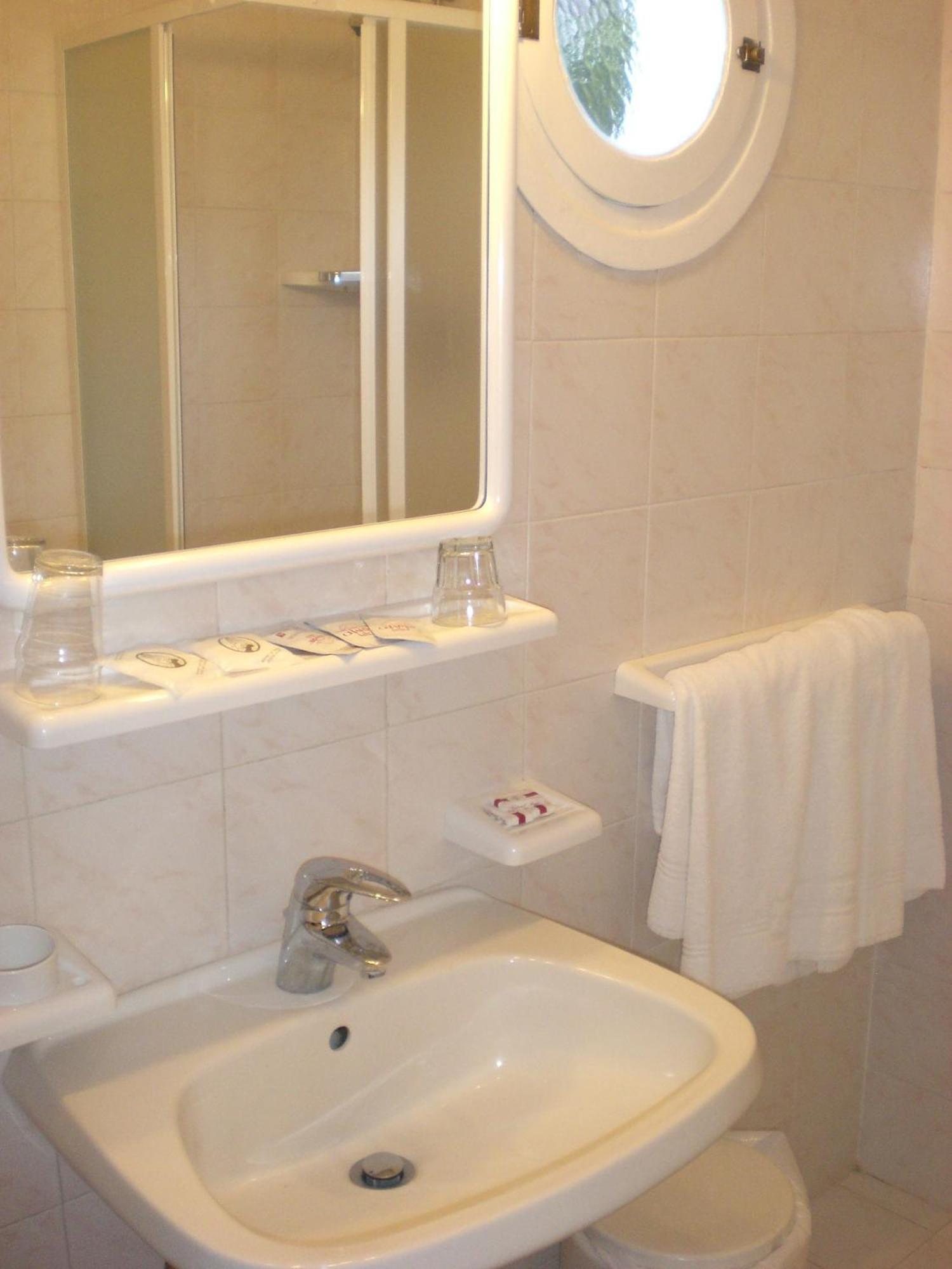 Twin Room,995749687:JPEG