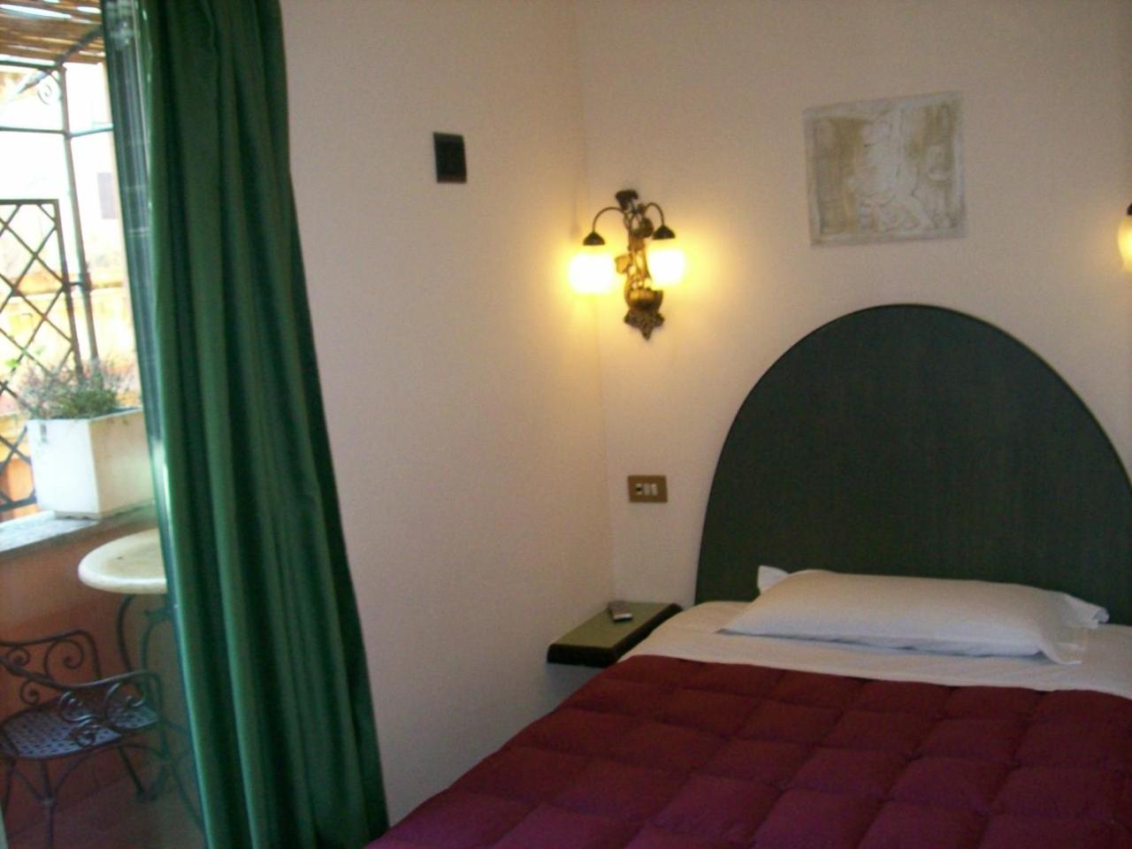 Single Room,425224494:JPEG
