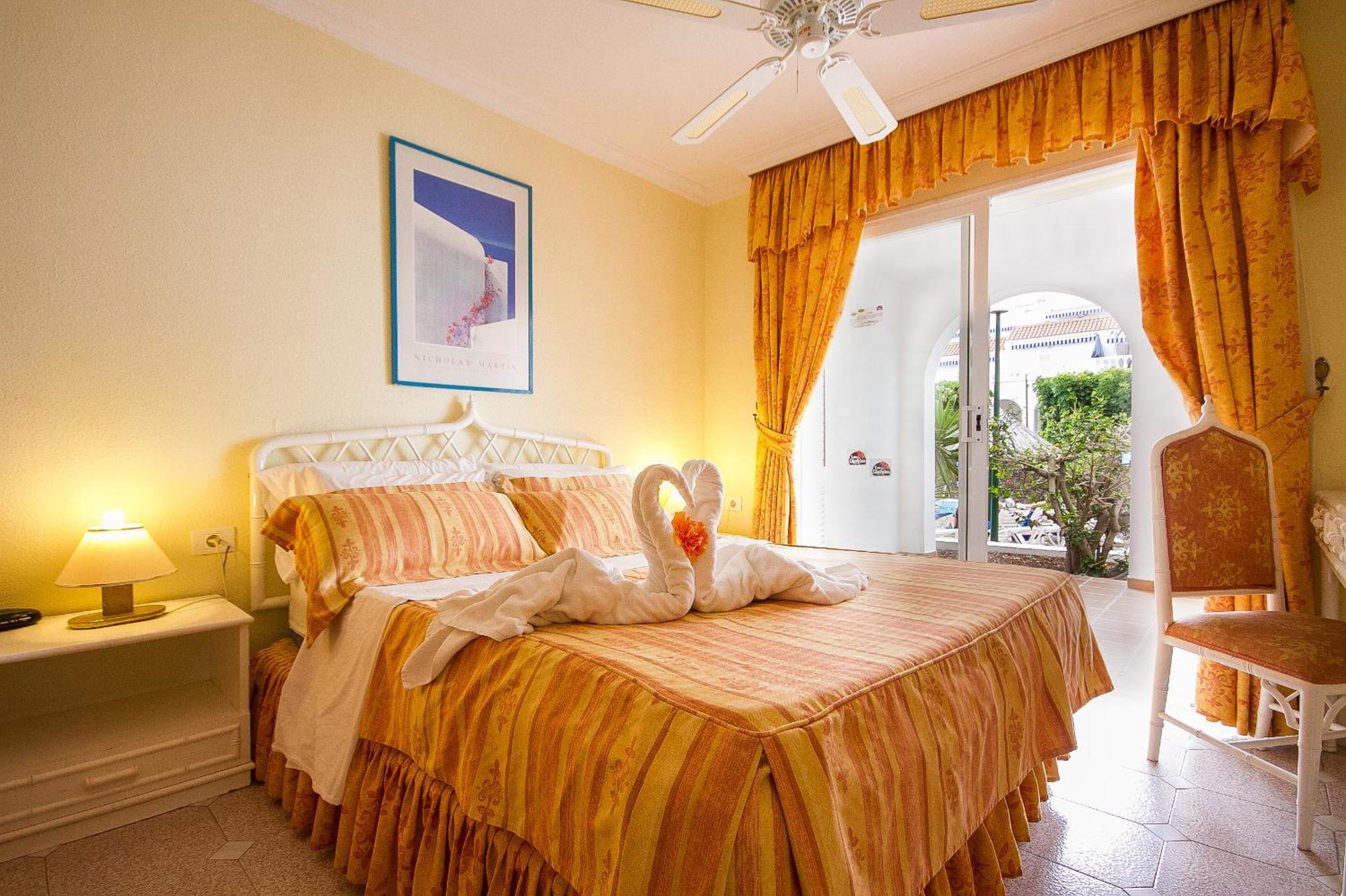 One-Bedroom Apartment,156767001:JPEG