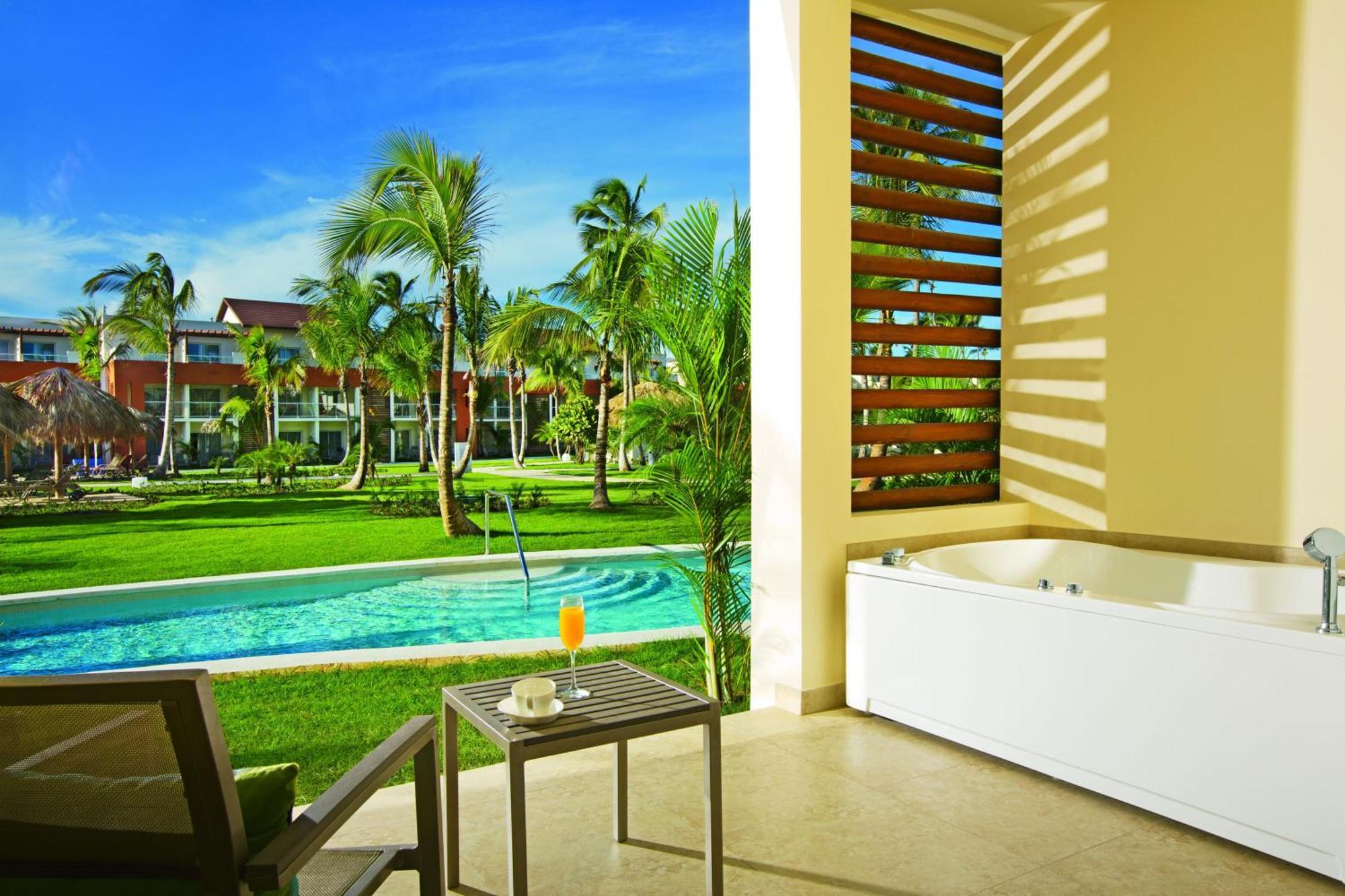 Allure Junior Suite Swim Up King,1085297434:JPEG