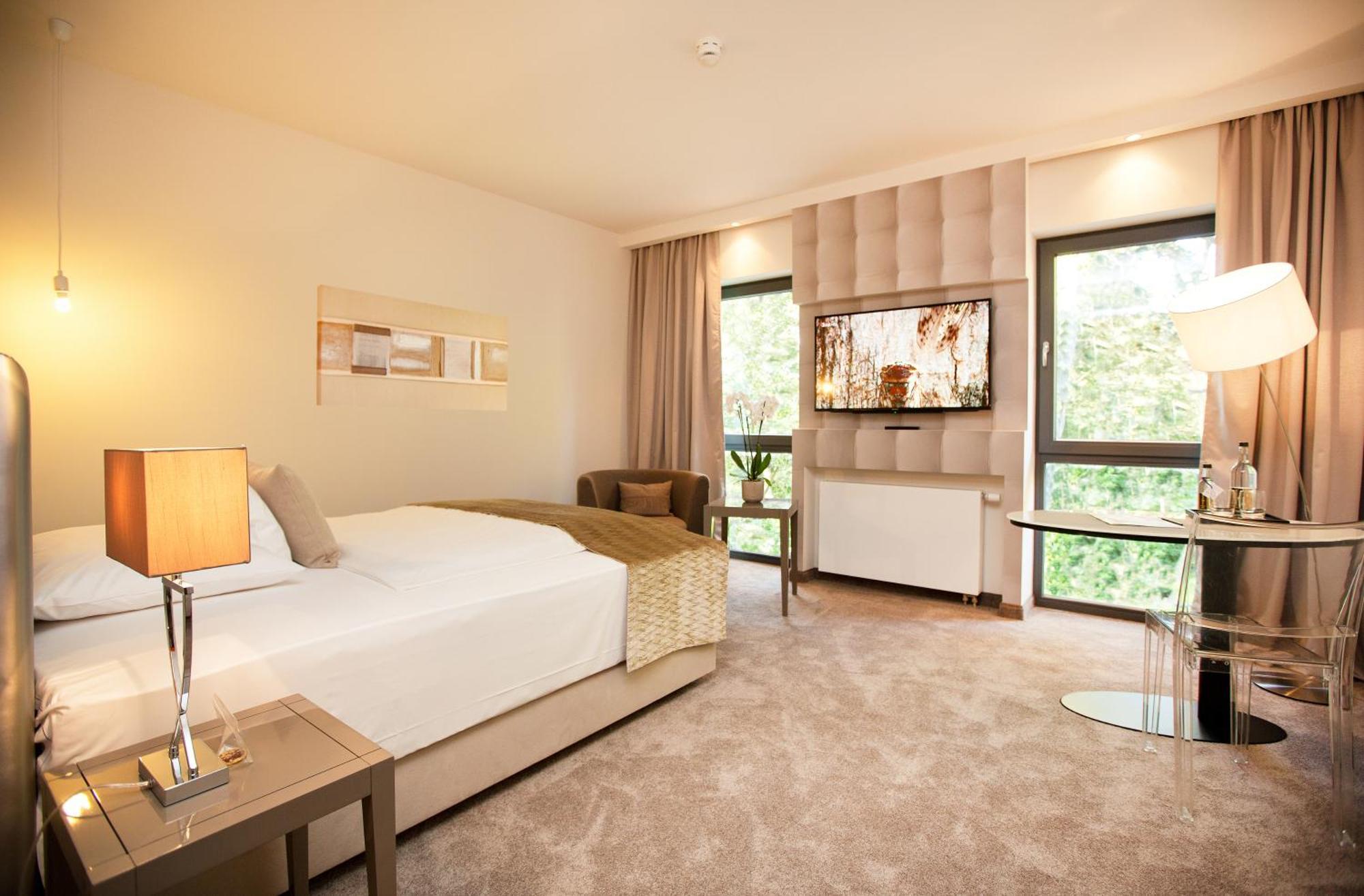 Queen Room