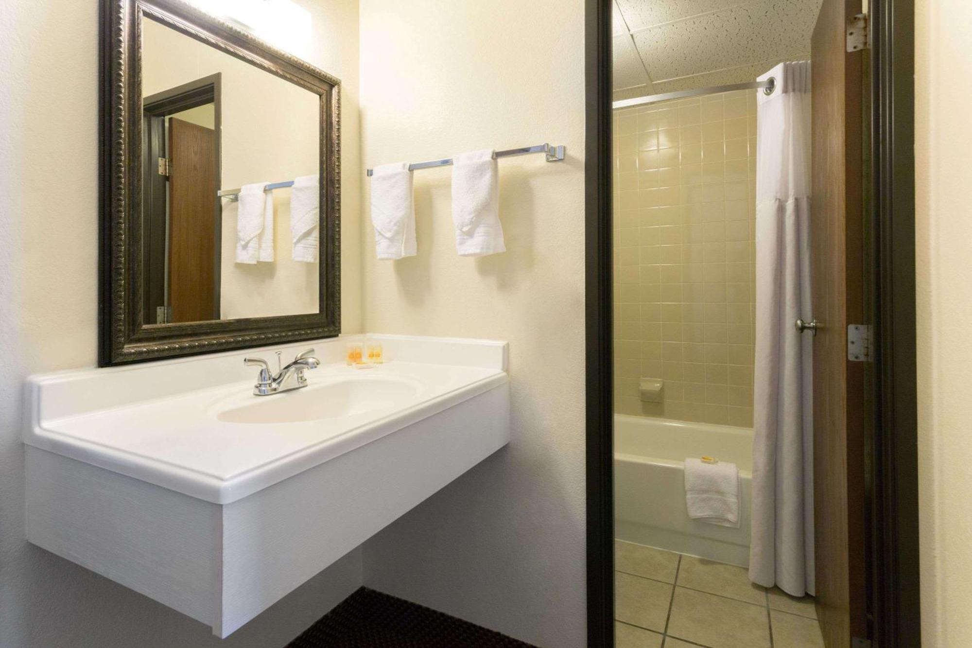 Std. Single Double Room - Non-Smoking