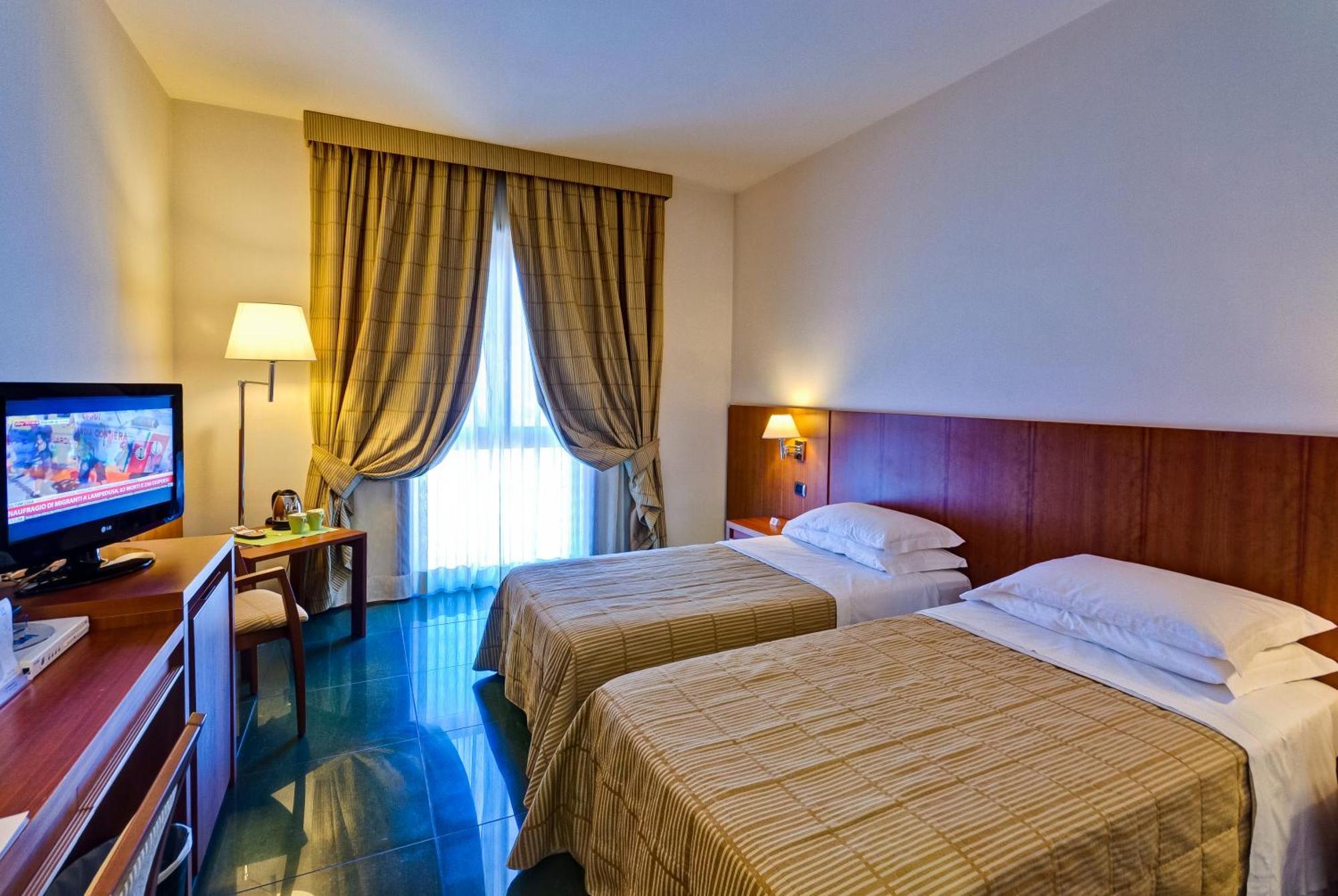 Superior Triple Room,1404439466:JPEG